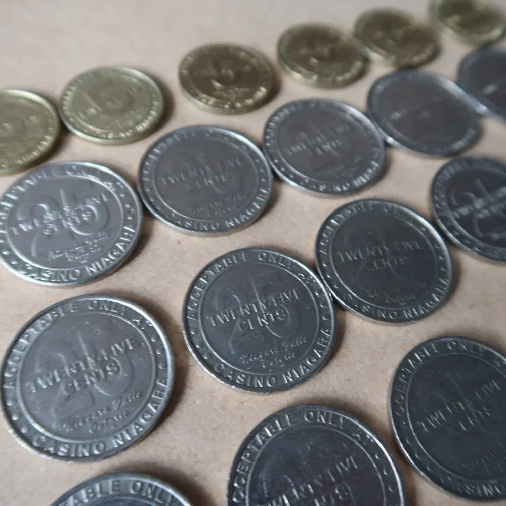 GAMING TOKEN CASINO NIAGARA 25 CENT, 5 CENT NOT LEGAL TENDER LOT of Qty 31 Coins
